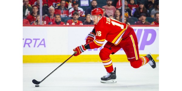 Nikita Zadorov väljer det femte karriärlaget att gå med